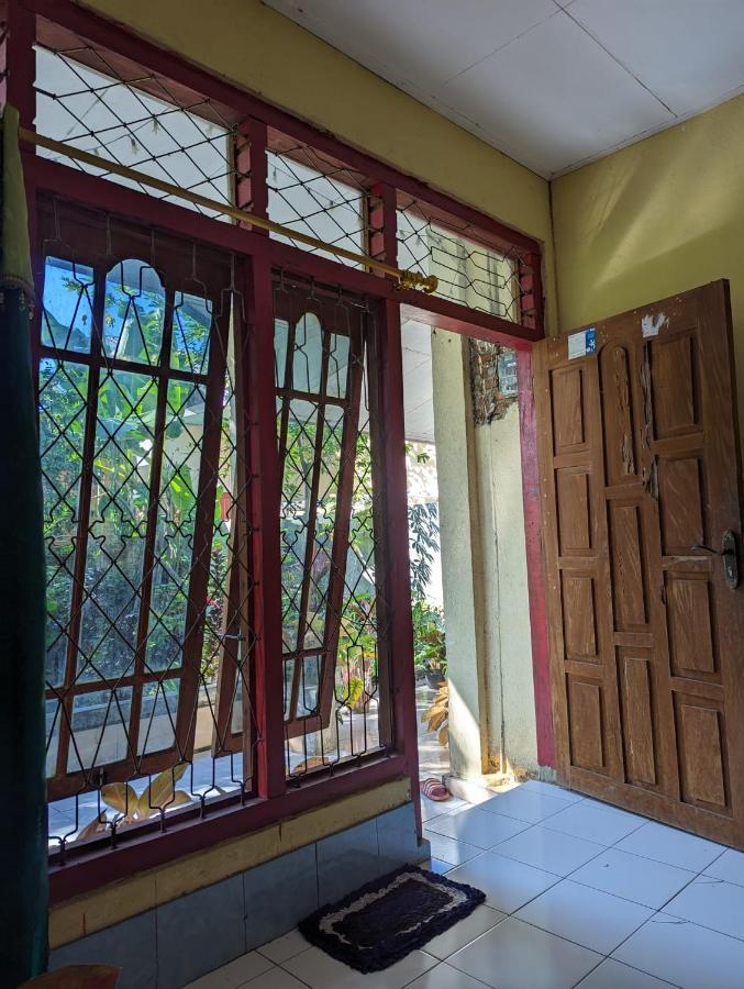 Agus Family Homestay Labuan Bajo Eksteriør billede
