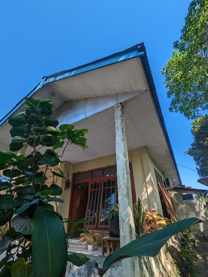 Agus Family Homestay Labuan Bajo Eksteriør billede