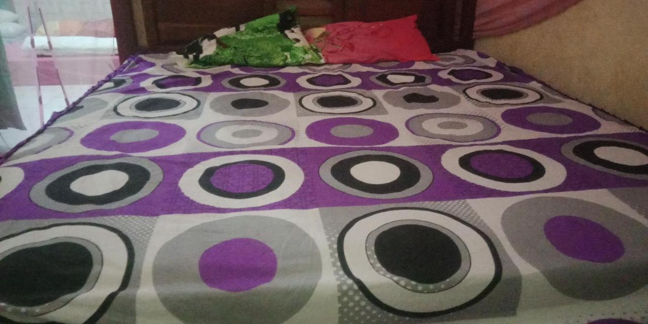 Agus Family Homestay Labuan Bajo Eksteriør billede